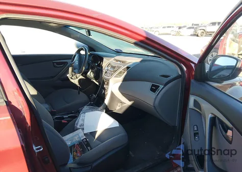 2016 Hyundai Elantra Se z USA, uszkodzony, nr VIN 5NPDH4AE2GH733983